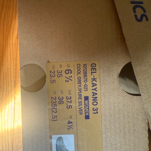 ASICS Women's GEL-KAYANO 31 Athletic Sneakers - Picture 5 of 6